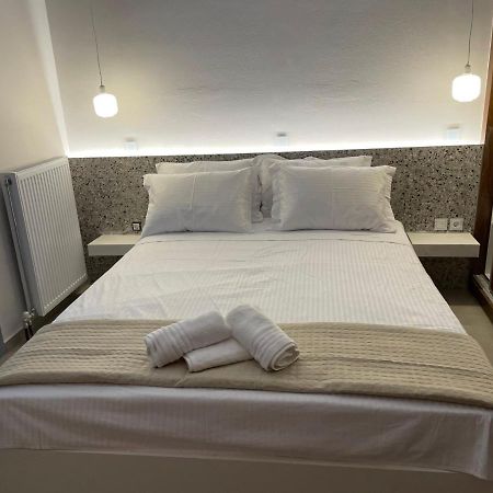 Pink Rose Luxury And Comfort Apartment At The Centre Of Preveza Esterno foto