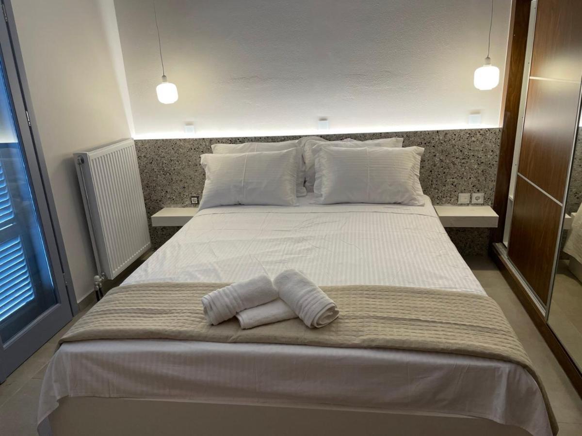 Pink Rose Luxury And Comfort Apartment At The Centre Of Preveza Esterno foto
